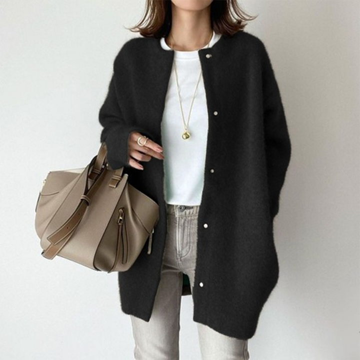 Chloé™ – Timeless Elegance Cardigan