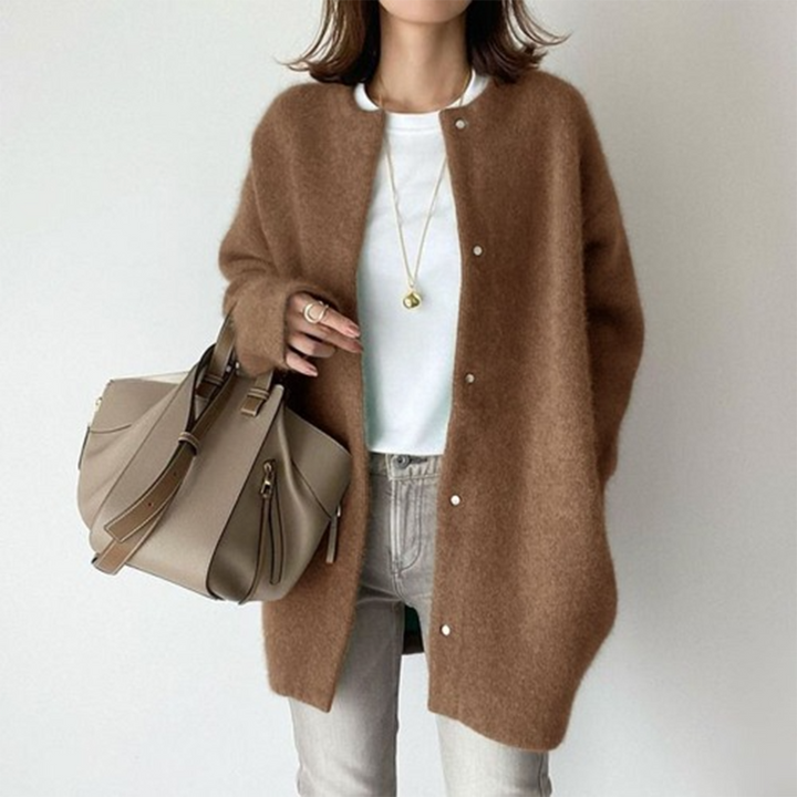 Chloé™ – Timeless Elegance Cardigan