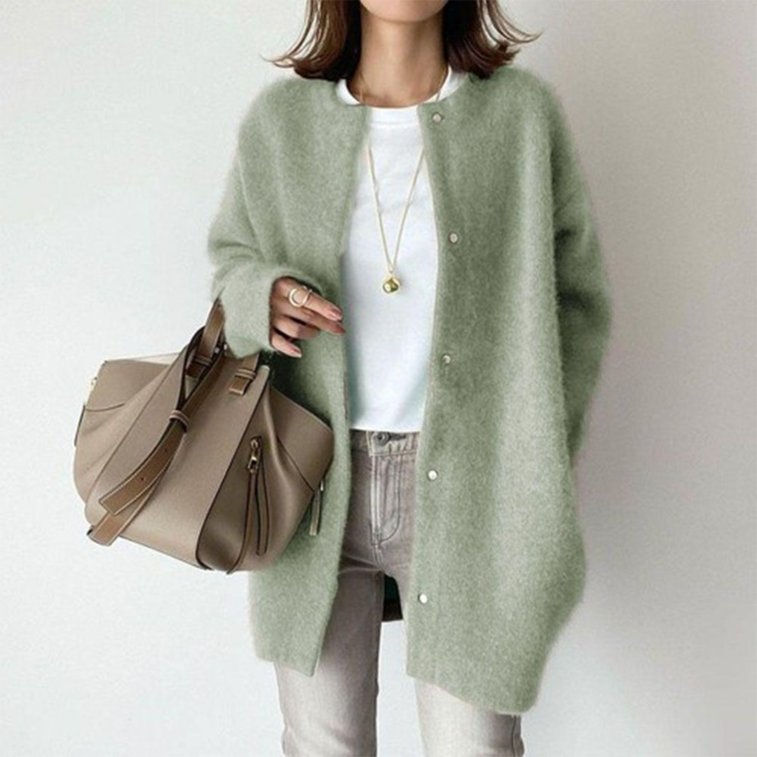 Chloé™ – Timeless Elegance Cardigan