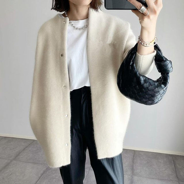 Chloé™ – Timeless Elegance Cardigan